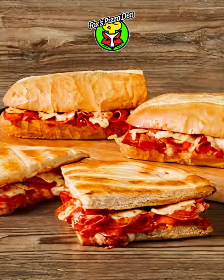 Fox’s Pizza Den food